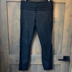 Lululemon Black Patterned Leggings Size 6